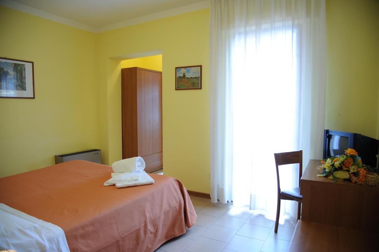 Hotel Tre Castelli Gallicano Habitación foto